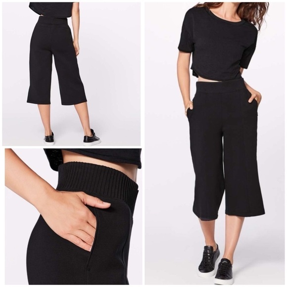 lululemon athletica Pants - NWOT Lululemon New Form Crop (17")- Black/ Size 4